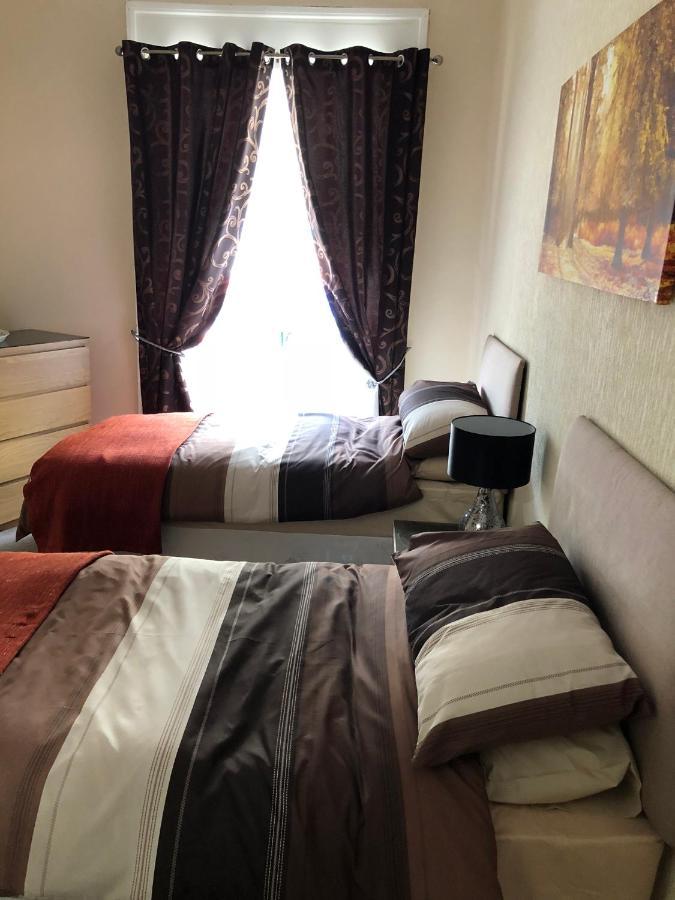 Wellington Tavern Accommodation Dewsbury Buitenkant foto